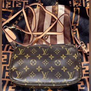 Designer Inspired Crossbody🤎